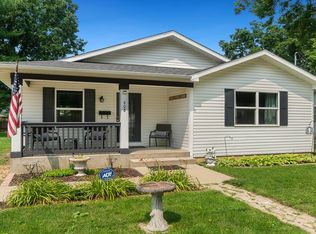 408 S 8th St, Oregon, IL 61061