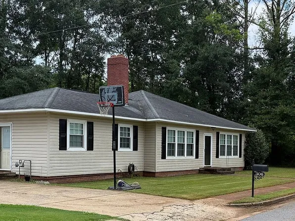 306 W Roberts Ave, Talladega, AL 35160