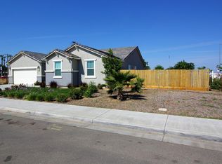 1082 Cosentino Dr, Madera, CA 93637