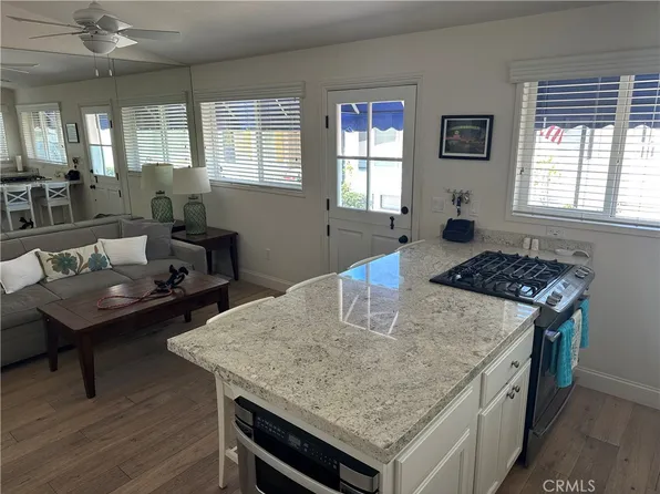 42 Drake St, Newport Beach, CA 92663