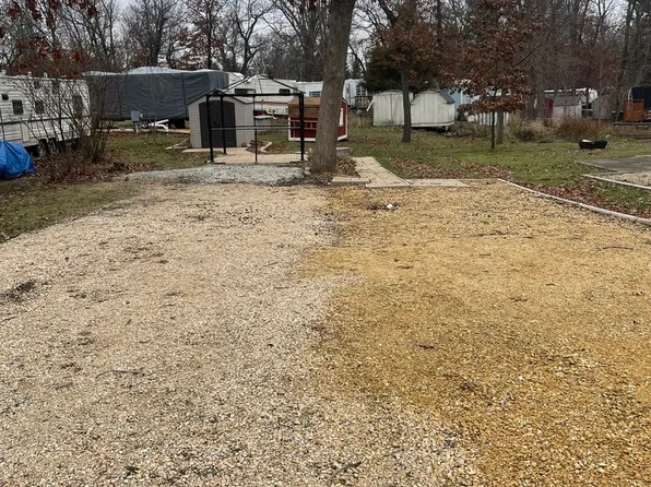 7-109 Woodhaven Lakes, Sublette, IL 61367