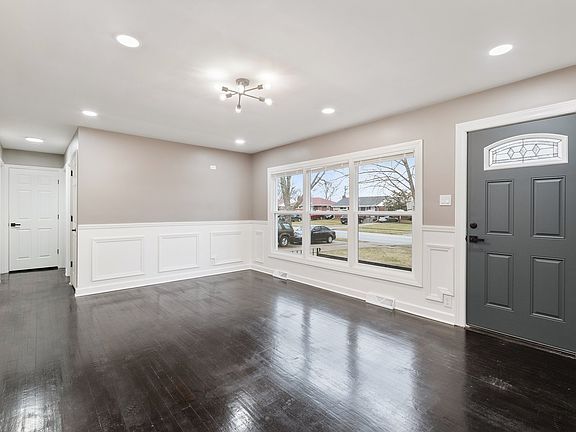 2nd image of 387 Clyde Ave