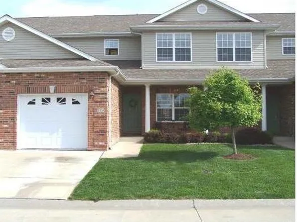 625 Titan Dr, O'Fallon, IL 62269