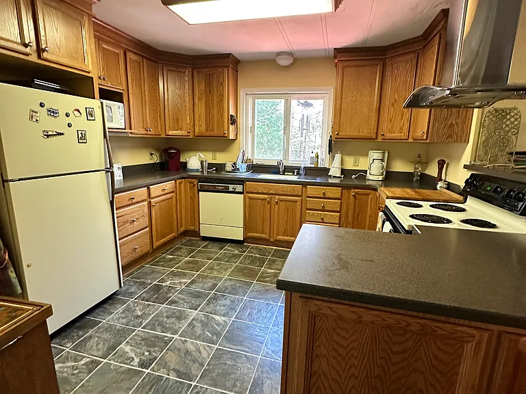4460 Northwood Dr — Photo 11