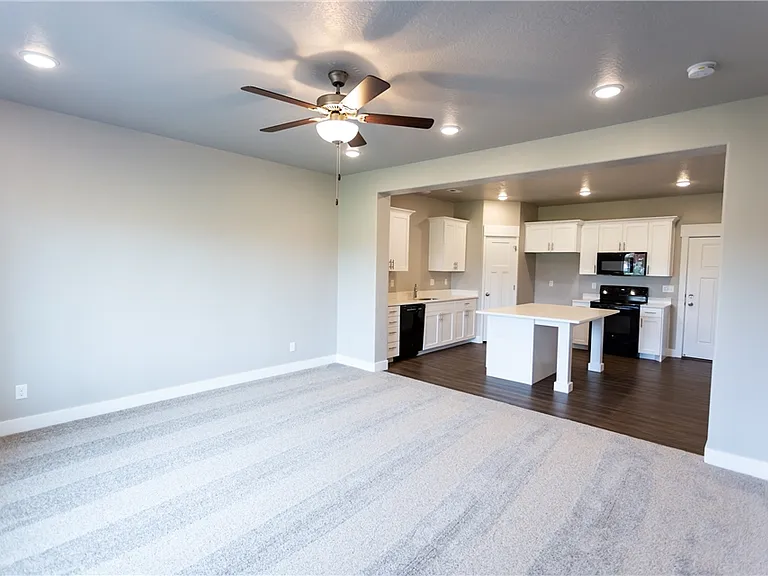 1727 E Talon Way — Photo 8