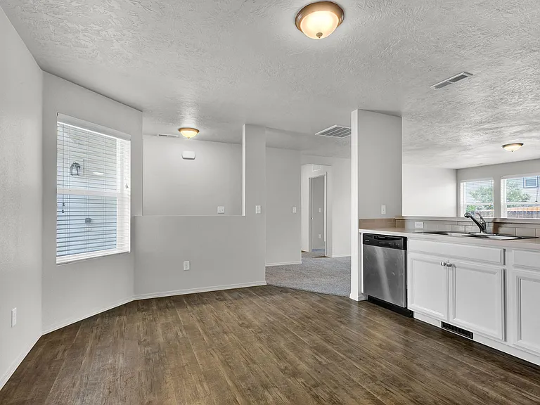 2232 N Greenville Ave — Photo 12