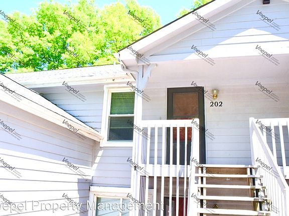 5th image of 900 S 55th St APT 202