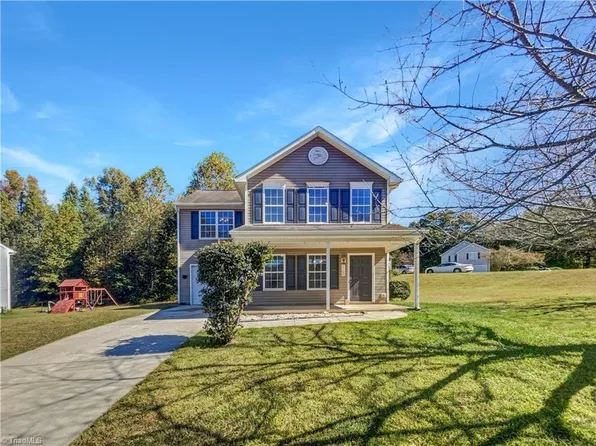 3100 Glen Laurel Ln, Winston Salem, NC 27107