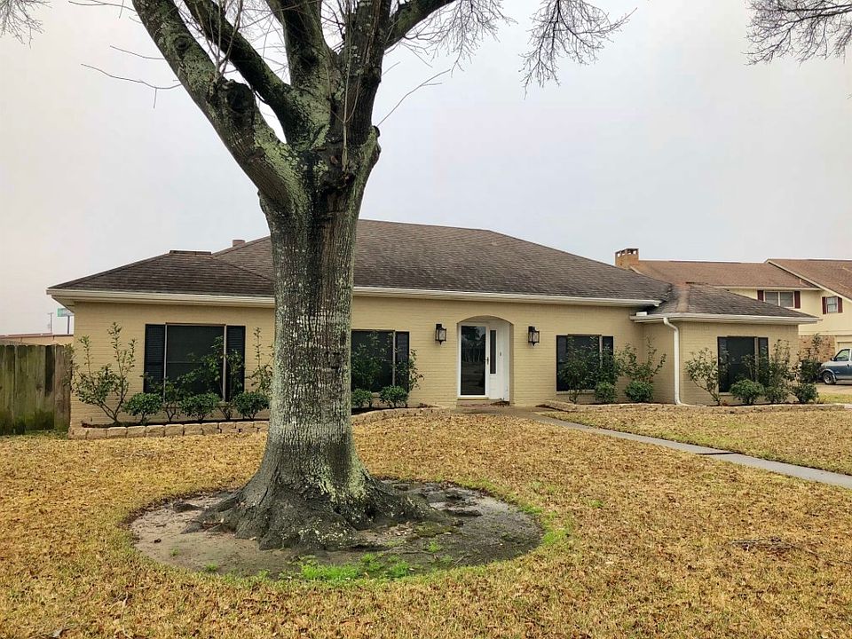 1st image of 1111 Louise Dr
