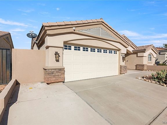 2nd image of 2113 E Desert Lakes Drive