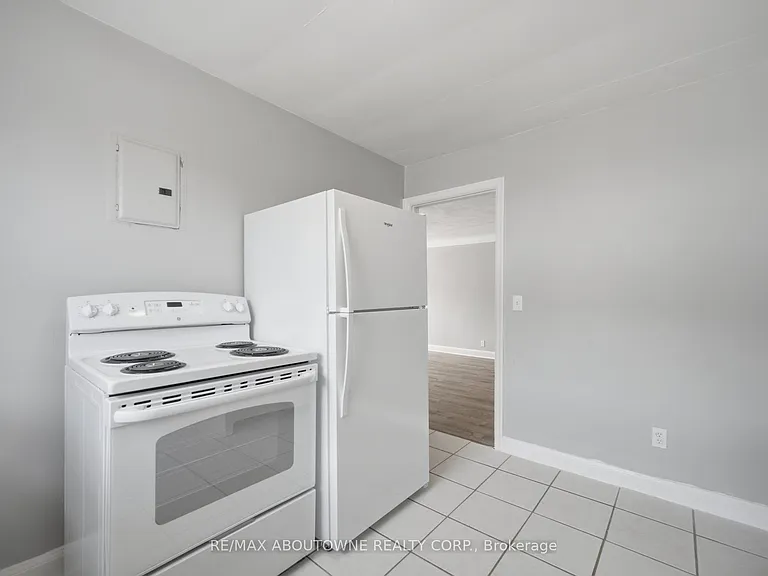 1037 Churchill Ave #1 — Photo 15