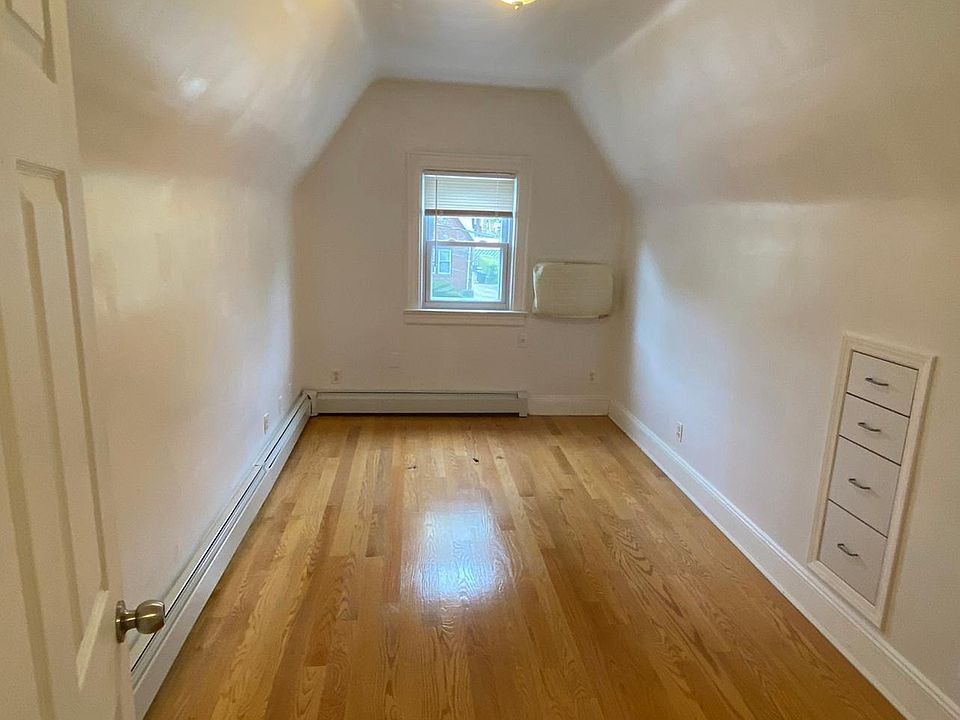 2nd image of 20710 33rd Ave