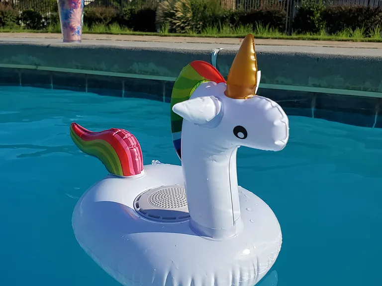 Come relax at the pool!