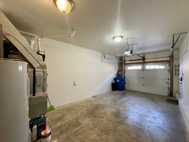 701 S Rose St — Photo 2