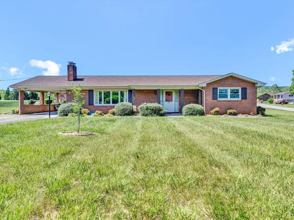 192 Beverly Hills Cir, Rocky Mount, VA 24151