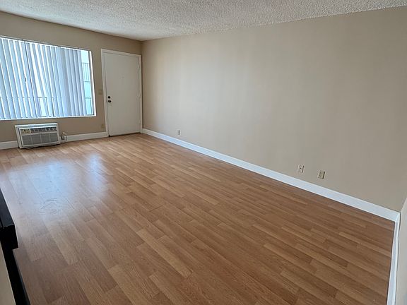 4th image of 1800 Camden Ave APT 210