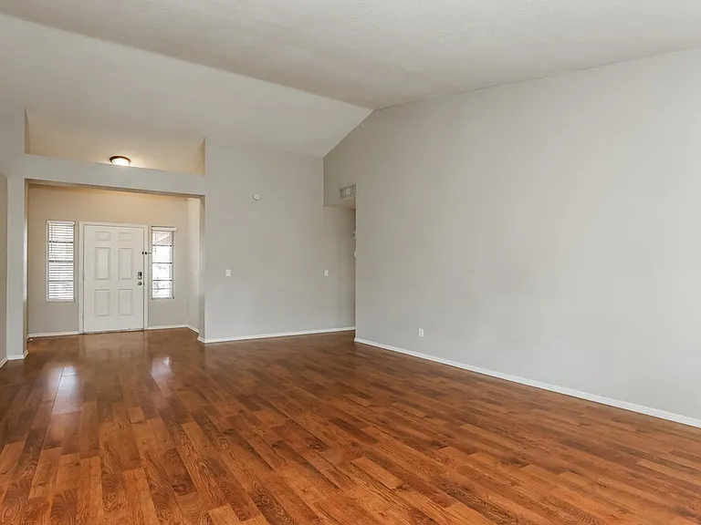 5215 W Diana Ave — Photo 4