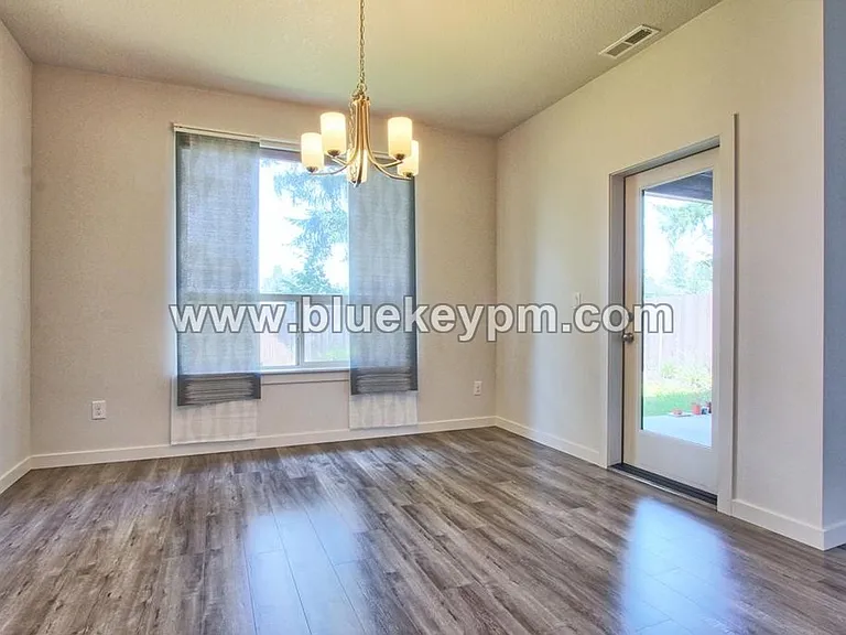 13520 NE 113th Way — Photo 7
