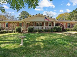 1004 Valley Creek Dr, Anniston, AL 36207