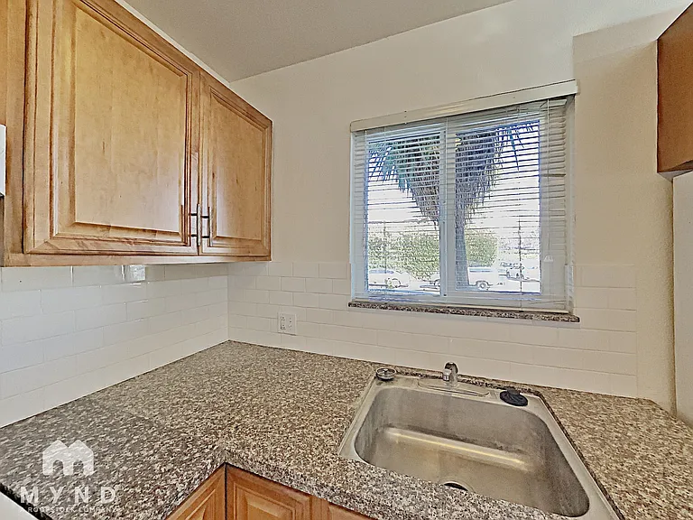 2376 Sutter Ave #2 — Photo 6
