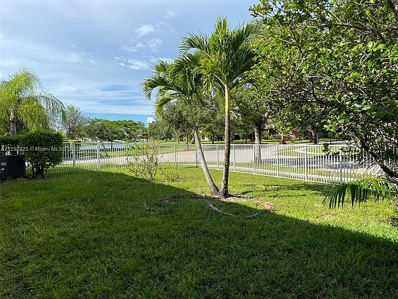 4th image of 13763 NW 15th St