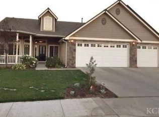 2287 N Arbor Ave, Hanford, CA 93230
