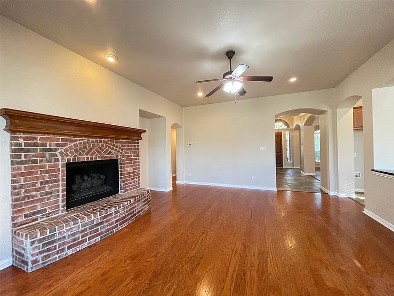 2902 Madison Dr — Photo 7