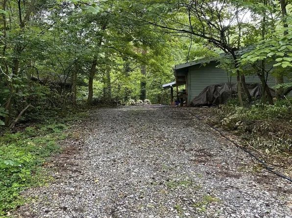 3952 Devils Fork Rd, Carbondale, IL 62902