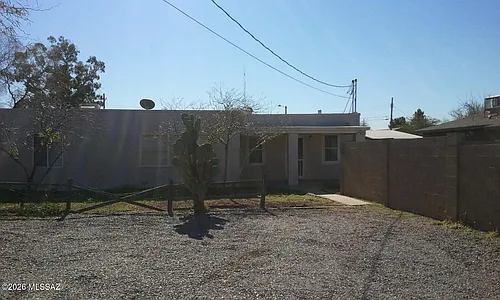 114 E Blacklidge Dr Photo 1