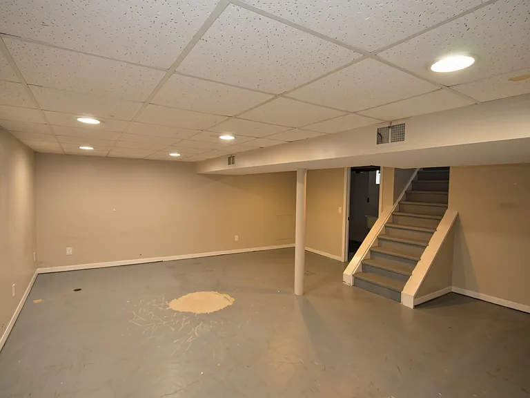 8412 Wicklow Ave — Photo 16
