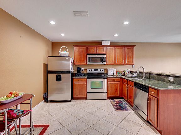 5th image of 2627 SW Marshfield Ct