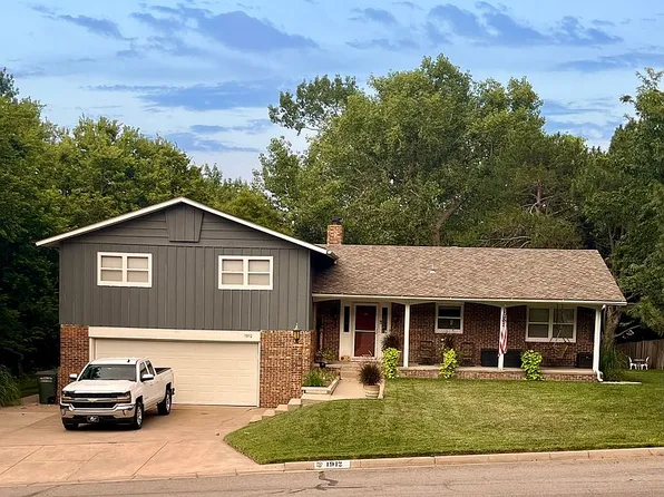 1912 Burr Pkwy, Dodge City, KS 67801