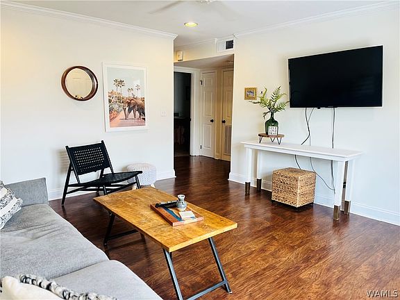 2nd image of 210 15th St E APT 2