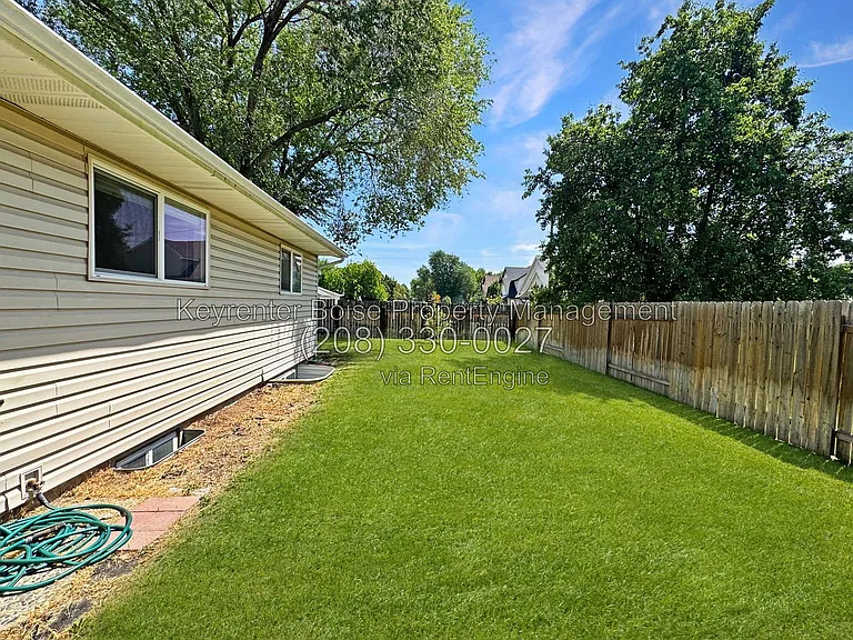 5603 W Centerbrook Dr — Photo 17