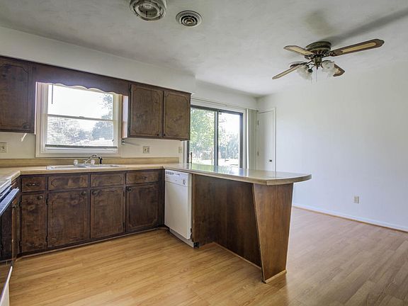 5th image of 236 Poplar Ave