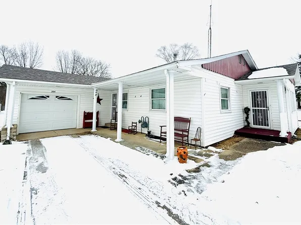 204 E McKibben St, Rossville, IL 60963