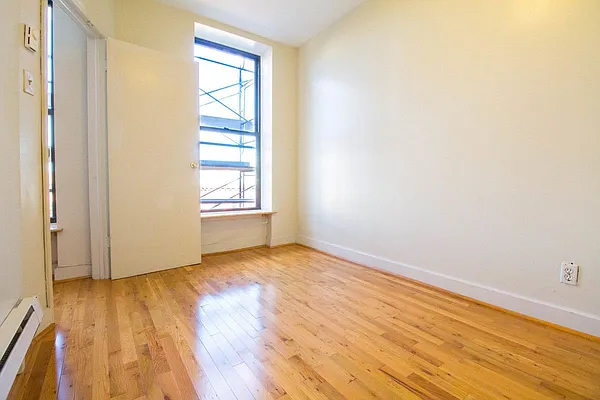 Rented by RES New York | media 4