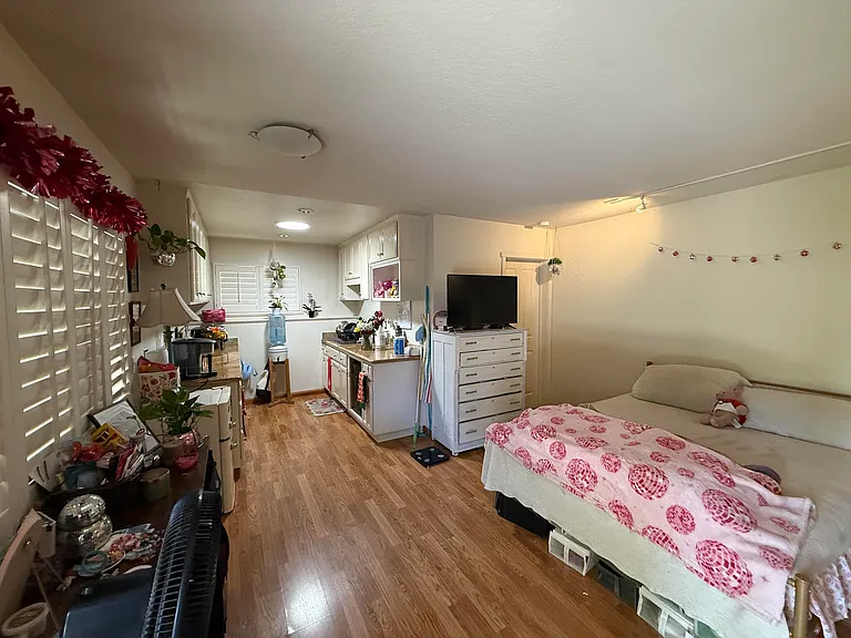 181 Brook Knoll Dr #B — Photo 5