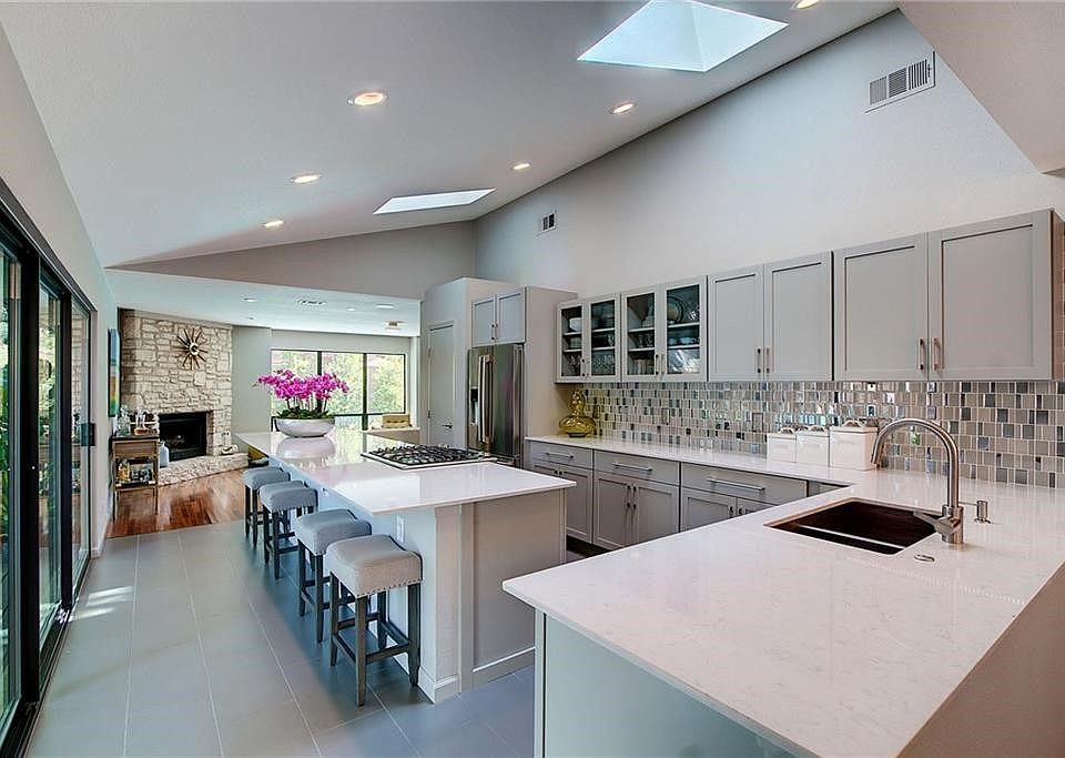 1st image of 4007 Beaconsdale Dr