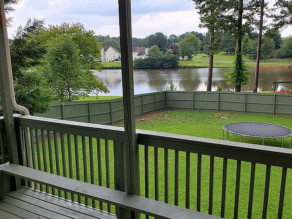 Back/lake side view