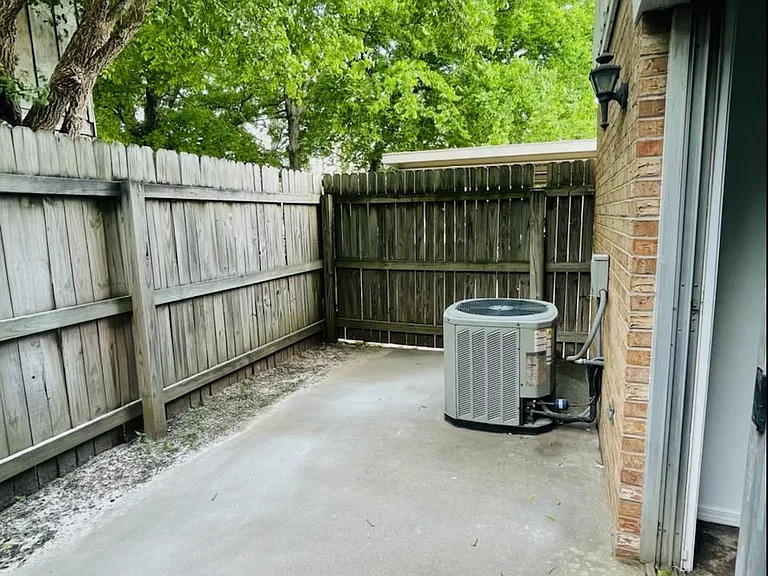 2422 E 59th Ct #4 — Photo 34