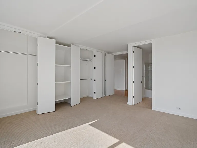 1835 Franklin St #301 — Photo 13
