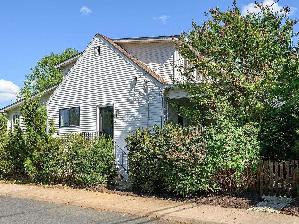 1st image of 2720 Jefferson Park Ave
