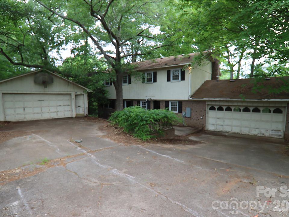 1st image of 607 Willow Ln