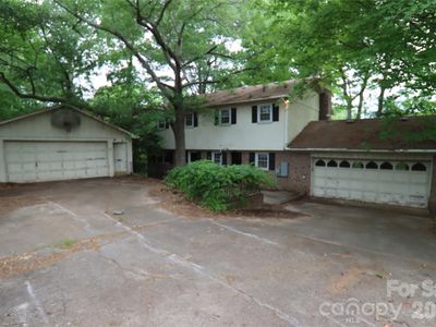 607 Willow Ln, Harrisburg, NC, 28075
