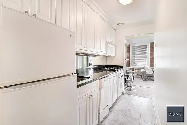 Rented by Bond New York | media 28