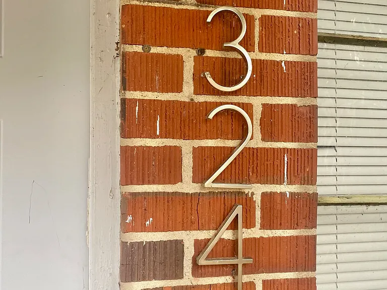 324 E Pershing St — Photo 3