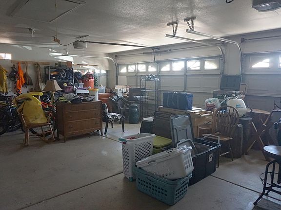 4th image of 12317 W Wilshire Dr