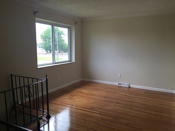 4th image of 6108 Eveline St