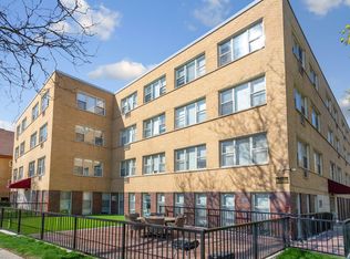 1303 W Estes Ave #2W, Chicago, IL 60626